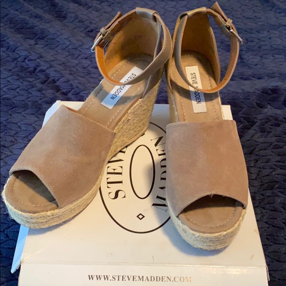 Taupe Steve Madden espadrille wedged